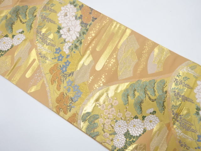 遠山に松・梅・秋草模様織り出し　袋帯